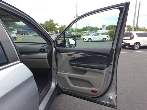 Used 2017 Honda Pilot EX-L image 11