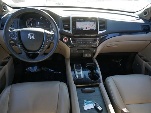Used 2017 Honda Pilot Touring image 12
