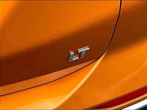 Used 2018 Chevrolet Equinox LT FWD image 28