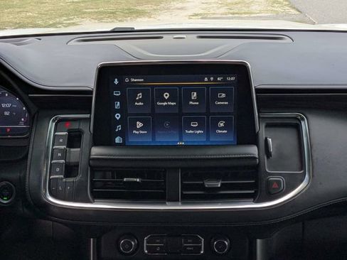 Used 2022 Chevrolet Suburban LT RWD image 18