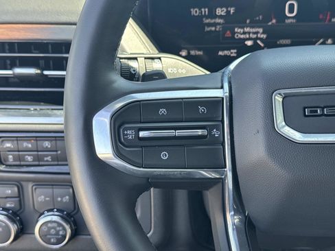 Used 2025 GMC Yukon Denali AWD/4WD image 17