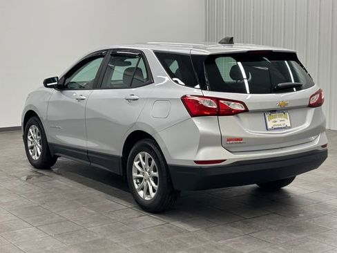 Used 2021 Chevrolet Equinox LS FWD image 4