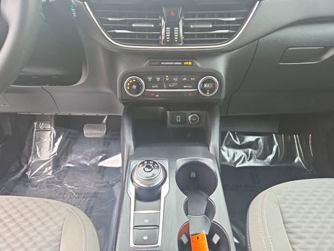 Used 2020 Ford Escape SE image 11