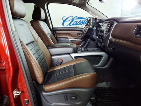 Used 2018 Nissan Titan Platinum Reserve w/ Platinum Utility Package image 10