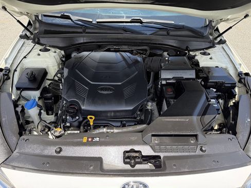 Used 2017 Kia Cadenza Technology FWD image 25