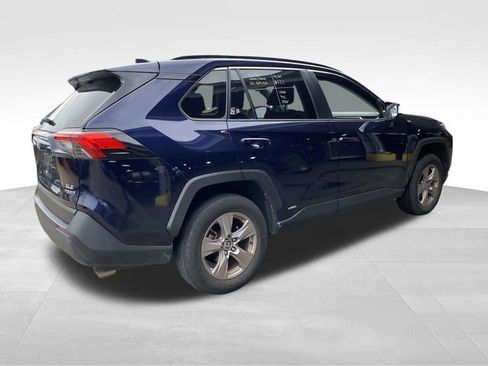 Used 2022 Toyota RAV4 XLE w/ Convenience Package image 4