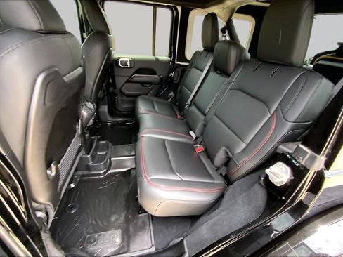 Used 2025 Jeep Wrangler Unlimited Rubicon AWD/4WD image 21