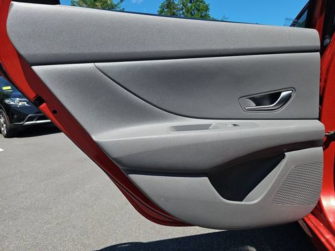 Used 2023 Hyundai Elantra SE w/ Cargo Package FWD image 25