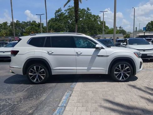 Used 2024 Volkswagen Atlas SEL Premium R-Line AWD/4WD image 3