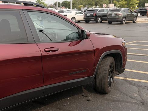 Used 2020 Jeep Cherokee Latitude Plus AWD/4WD image 8