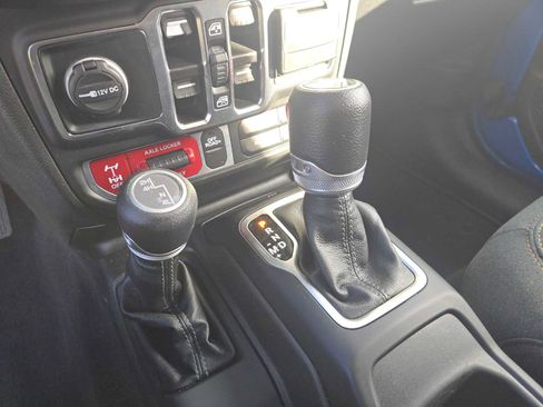 Used 2024 Jeep Wrangler Willys image 32