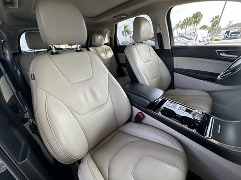 Used 2019 Ford Edge Titanium image 24