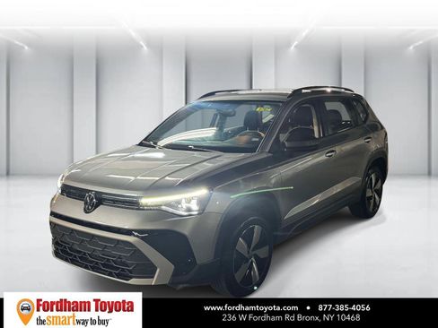 Used 2025 Volkswagen Taos S AWD/4WD image 4