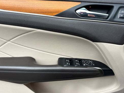 Used 2018 Lincoln MKC Select w/ Select Plus Package image 12