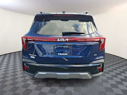 Used 2024 Kia Seltos EX AWD/4WD image 5
