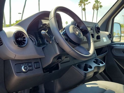 New 2025 Mercedes-Benz Sprinter 2500 image 17