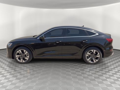 Used 2022 Audi e-tron Premium image 2