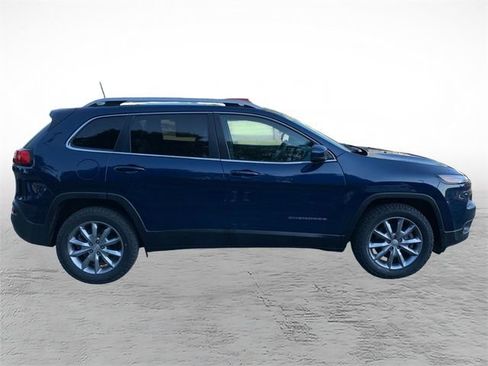 Used 2018 Jeep Cherokee Limited AWD/4WD image 2