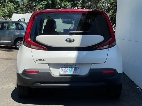 Used 2020 Kia Soul LX FWD image 3
