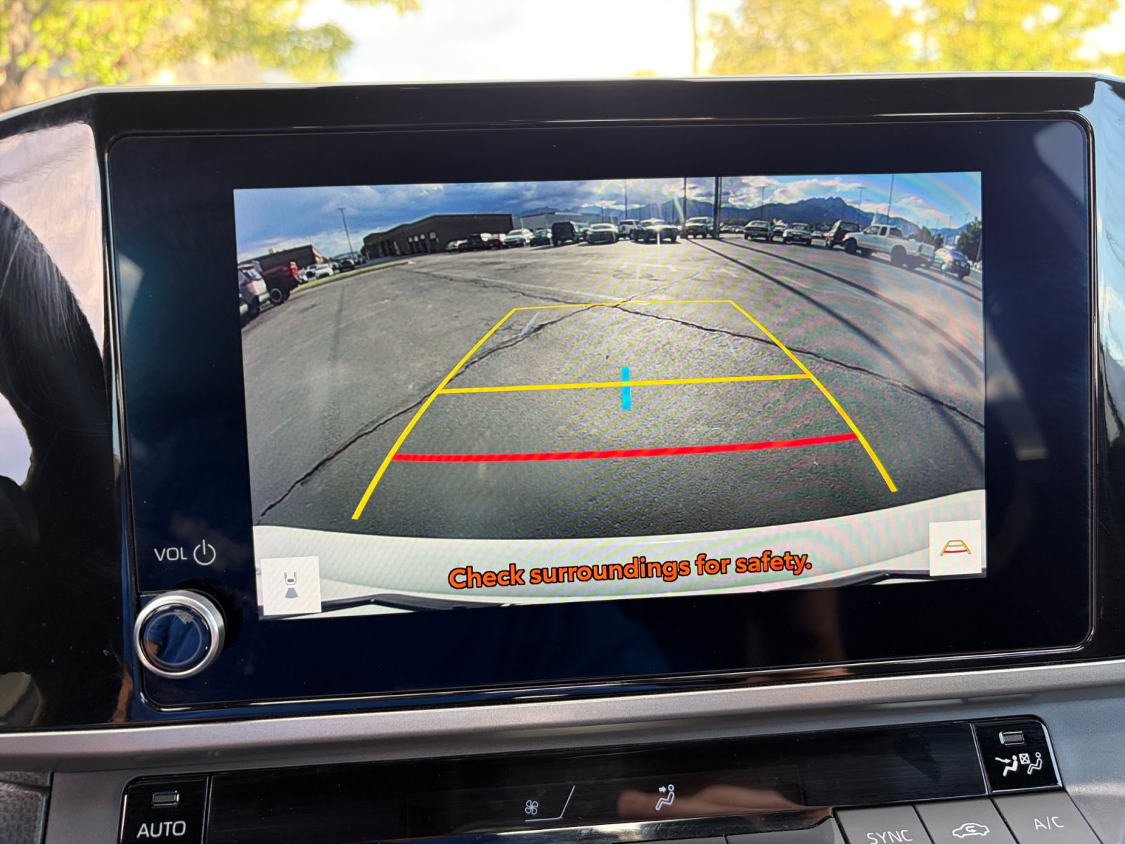Used 2025 Toyota Camry SE FWD image 19
