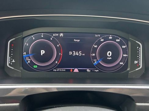 Used 2020 Volkswagen Tiguan SEL FWD image 24