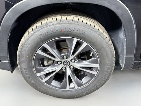 Used 2018 Toyota Highlander LE image 37