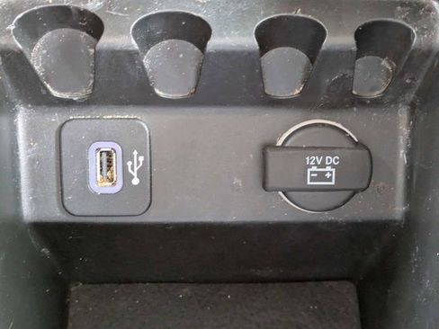Used 2015 Jeep Cherokee Latitude FWD image 28