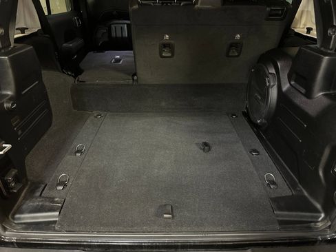 Used 2022 Jeep Wrangler Unlimited Sahara image 14