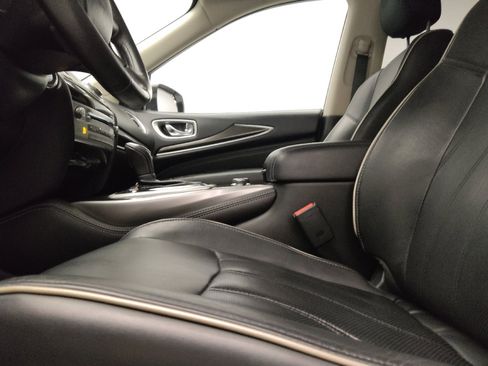 Used 2019 INFINITI QX60 Luxe w/ Essential Package FWD image 17