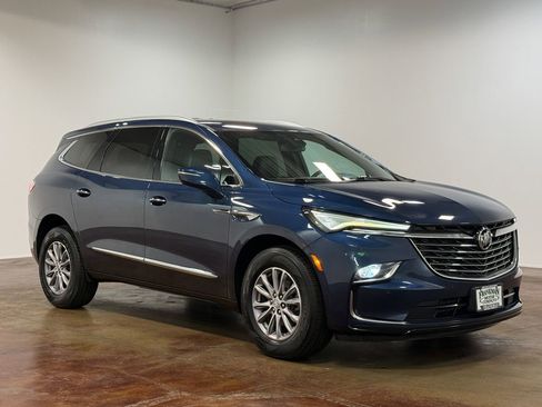 Used 2023 Buick Enclave Essence AWD/4WD image 22