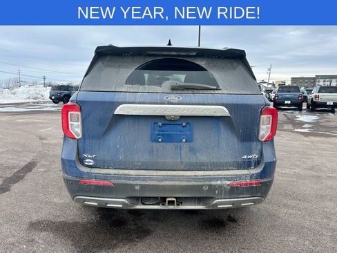 Used 2022 Ford Explorer XLT w/ Equipment Group 202A image 5