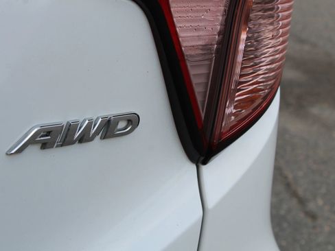 Used 2016 Honda HR-V LX image 40