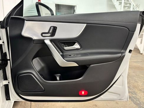 Used 2025 Mercedes-Benz CLA 250 image 22