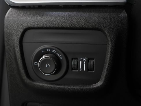 Used 2024 Jeep Grand Cherokee Limited image 23