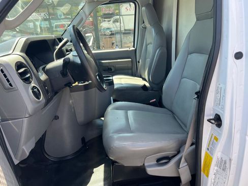 Used 2015 Ford E-350 and Econoline 350 Super Duty RWD image 6