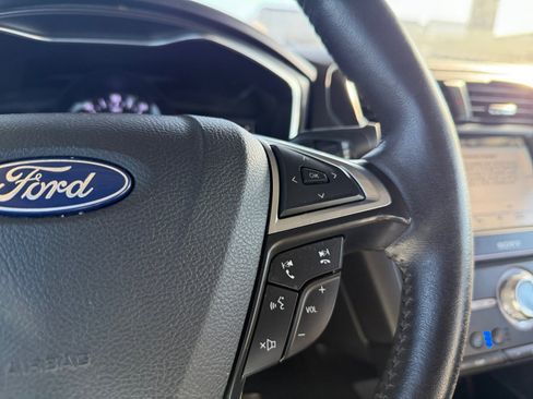 Used 2019 Ford Fusion Energi Titanium image 18