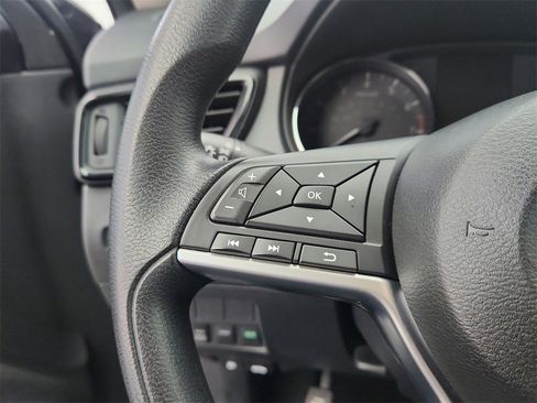 Used 2017 Nissan Rogue S image 24