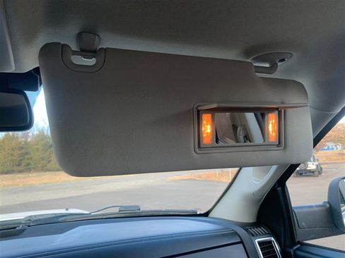 Used 2018 RAM 1500 Laramie image 33