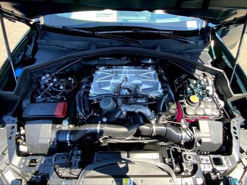 New 2026 Jaguar F-PACE SVR 575 Edition image 12