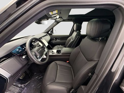 New 2026 Land Rover Range Rover Long Wheelbase SE AWD/4WD image 18