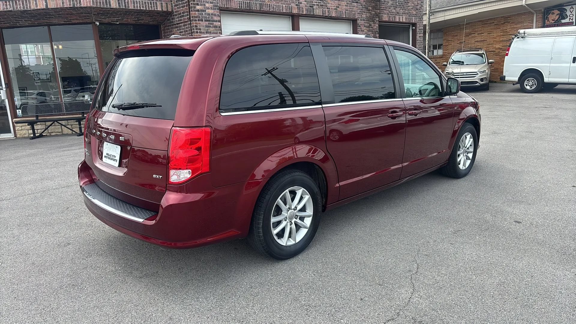 Used 2020 Dodge Grand Caravan SXT FWD image 15