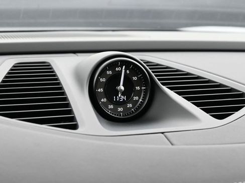 New 2025 Porsche Macan Turbo Electric image 9