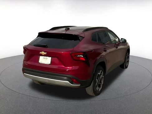 Used 2025 Chevrolet Trax LT image 14