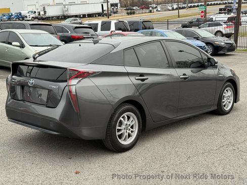 Used 2017 Toyota Prius image 6