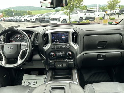 Used 2021 Chevrolet Silverado 1500 LT Trail Boss w/ Convenience Package II AWD/4WD image 18