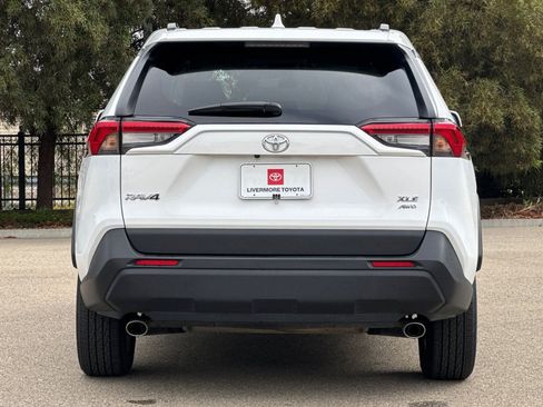 Certified 2025 Toyota RAV4 XLE AWD/4WD image 5