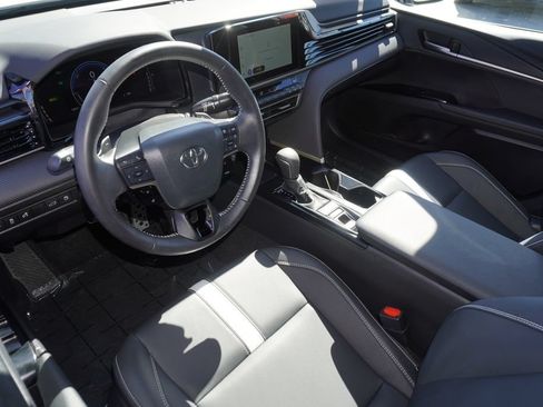 Used 2025 Toyota Camry SE FWD image 10