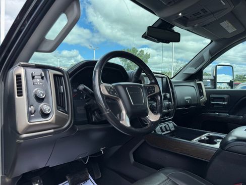 Used 2018 GMC Sierra 3500 Denali AWD/4WD image 14