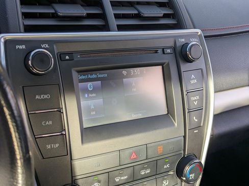 Used 2016 Toyota Camry SE image 23