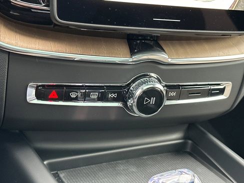 New 2026 Volvo XC60 T8 Plus w/ Protection Package Premier image 20